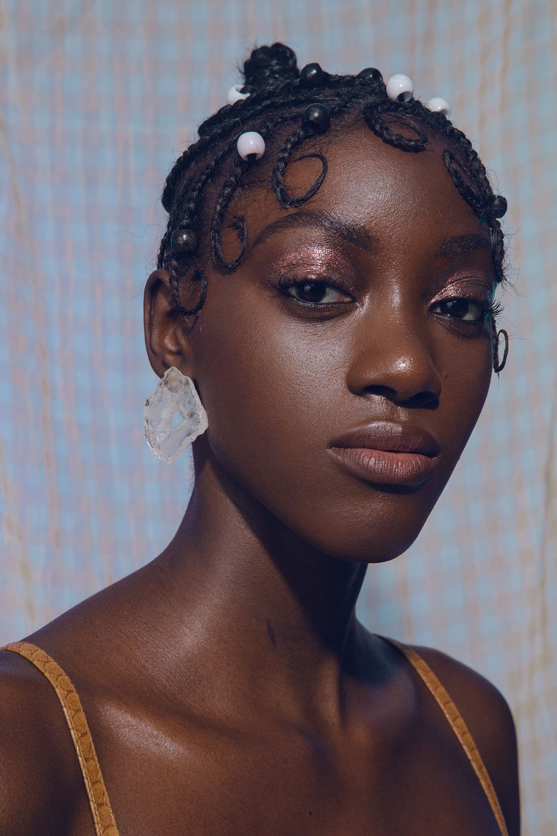 Micaiah Carter interprets Uniqlo’s linen range with a sultry sun-drenched shoot