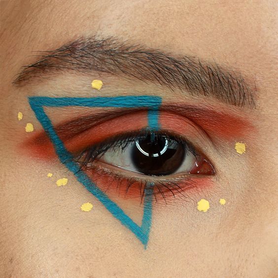 9 Cool-Girl Graphic Eyeliner Looks You Can Actually Wear