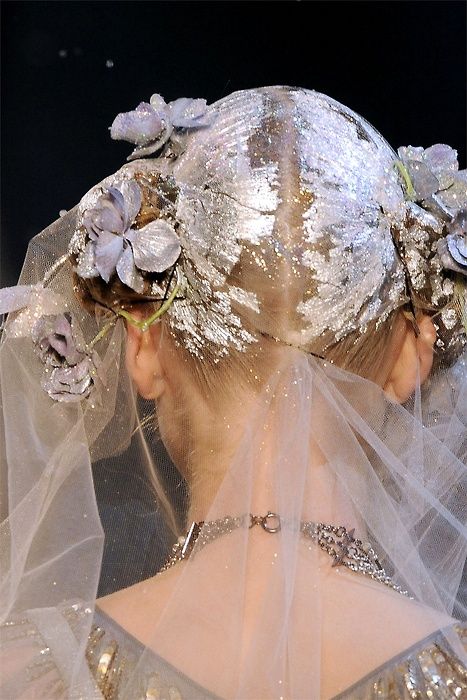 John Galliano Fall 2009 Ready-to-Wear Fashion Show