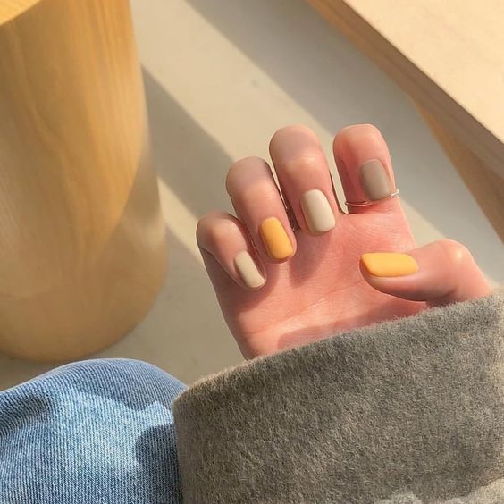 55+Full of autumn flavor Nail Design 2019